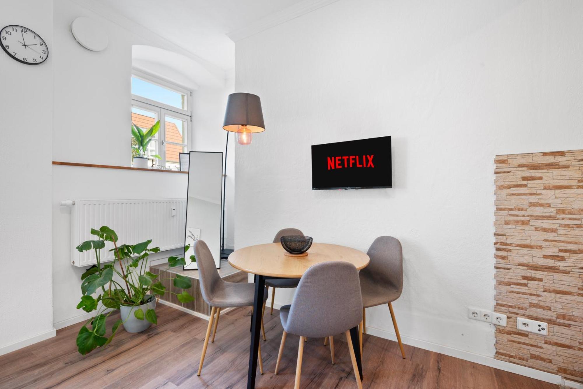 Backhome - Business&Family - Fantastische Schlosslage, Smarttv, Netflix, 50Qm, 24H Checkin - Apartment 1 루드빅스부르크 외부 사진