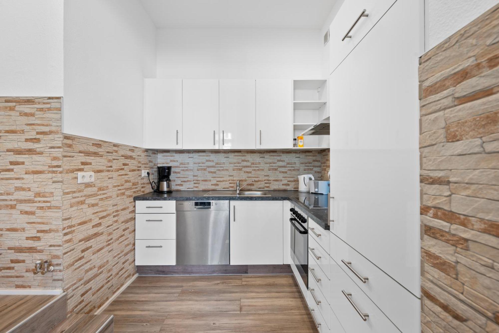 Backhome - Business&Family - Fantastische Schlosslage, Smarttv, Netflix, 50Qm, 24H Checkin - Apartment 1 루드빅스부르크 외부 사진